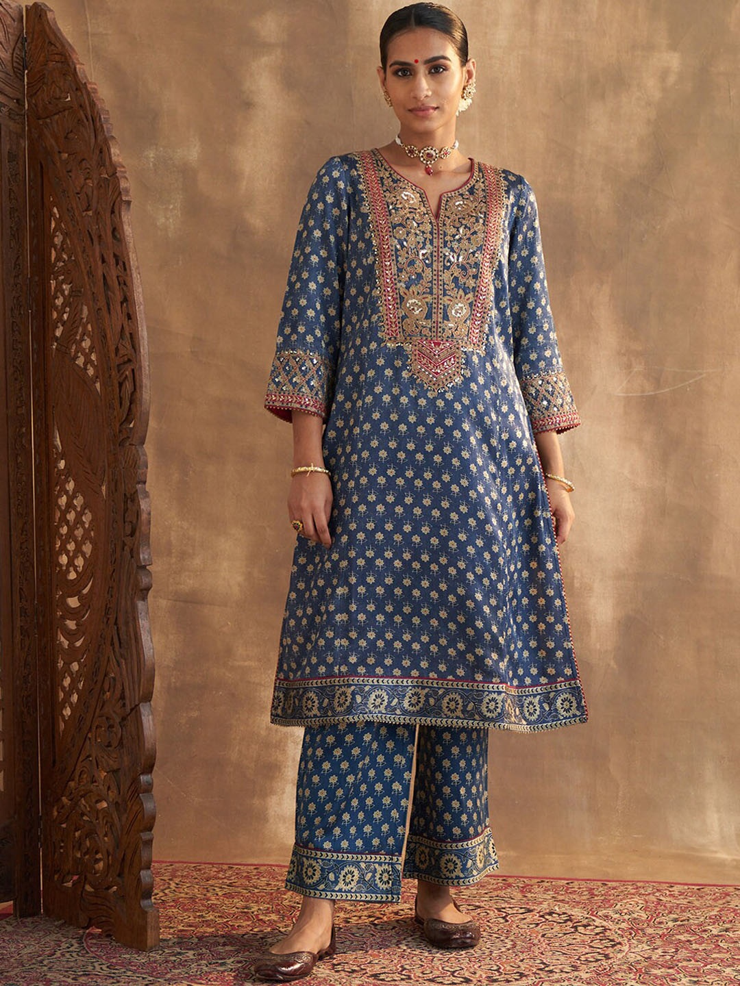 

Lakshita Women Floral Printed Notch Neck Kurta with Palazzos, Navy blue