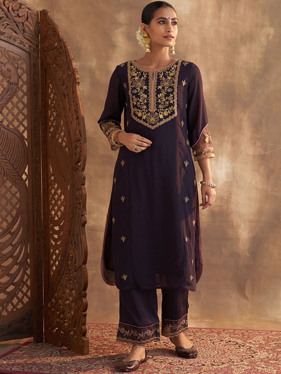 

Lakshita Women Floral Embroidered Thread Work Kurta With Palazzos, Purple