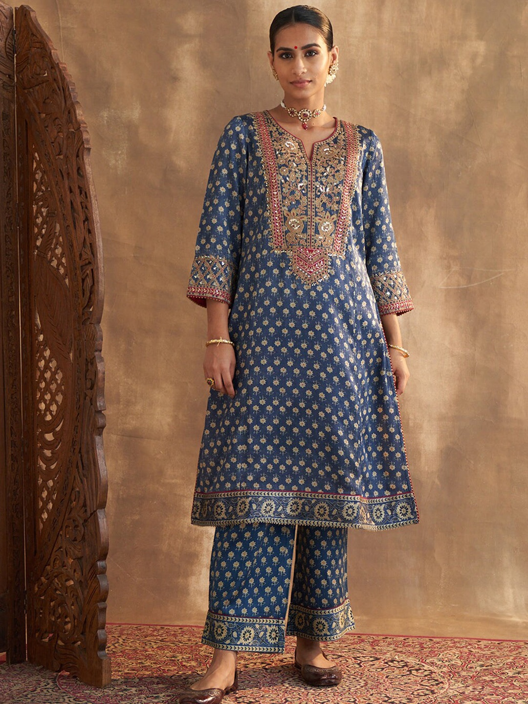 

Lakshita Notch Neck Ethnic Motifs Embroidered Kurta with Trousers, Navy blue