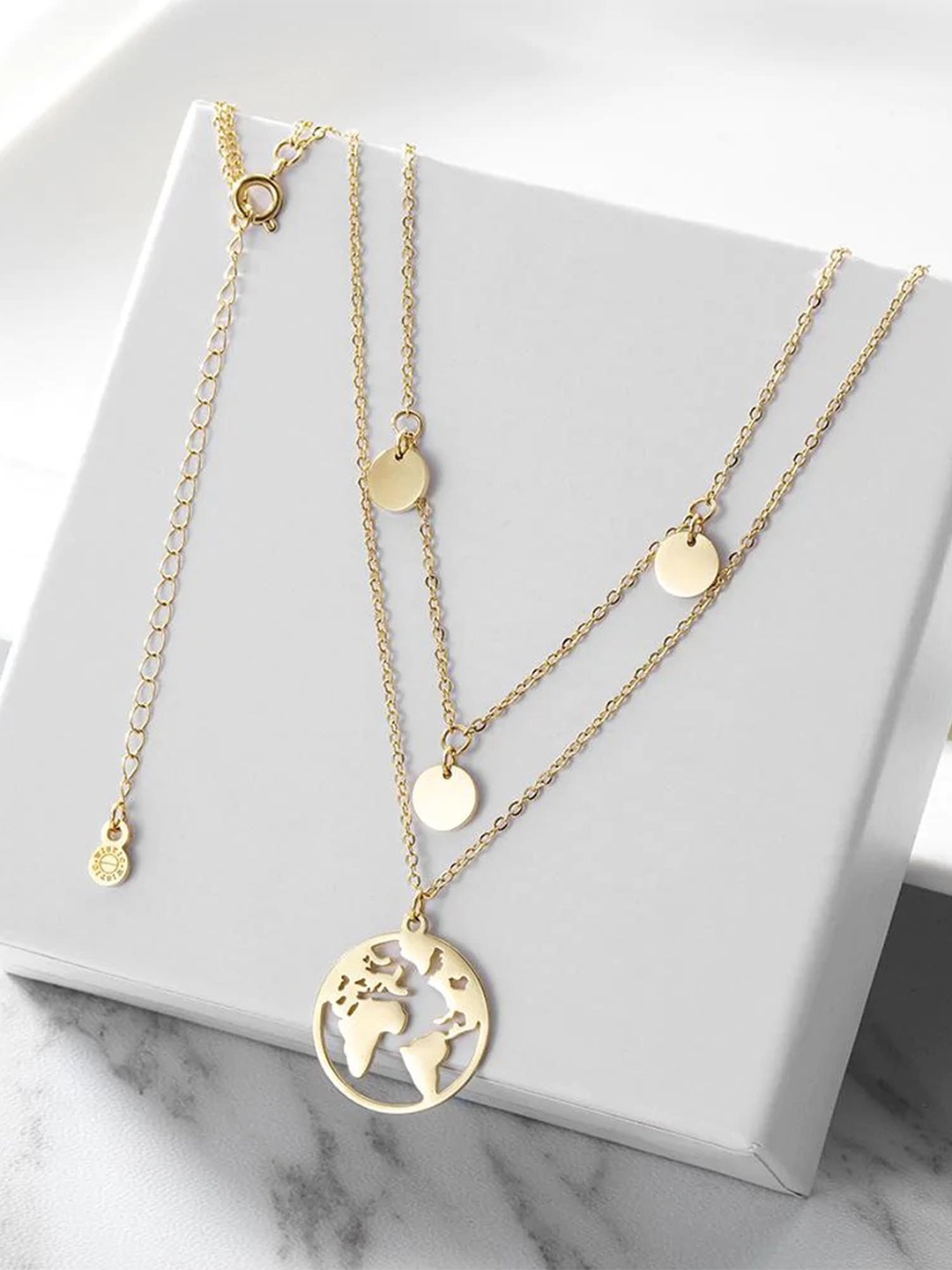 

Pinapes Unisex Gold-Toned Gold-Plated Enamelled Necklace