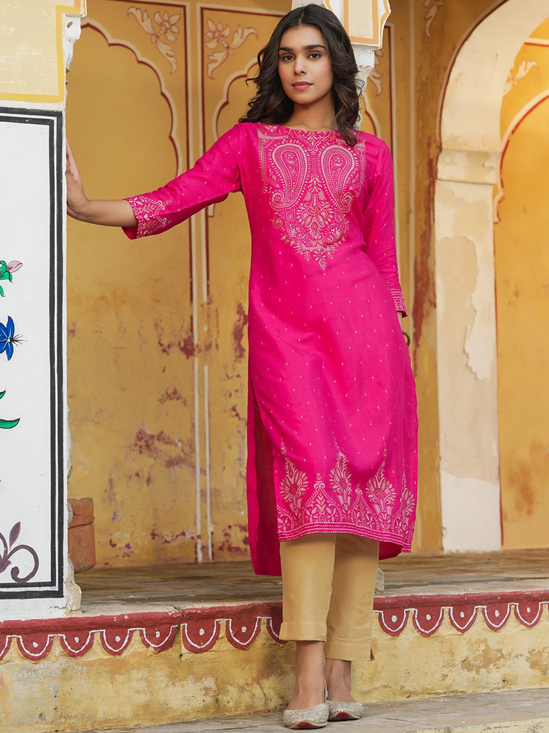 

Juniper Women Ethnic Motifs Printed Kurta, Pink