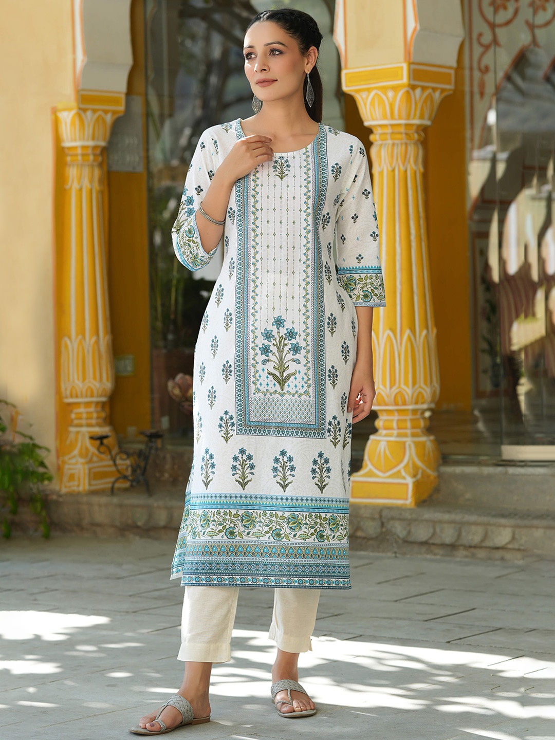 

Juniper Women Floral Printed Straight Kurta, Blue