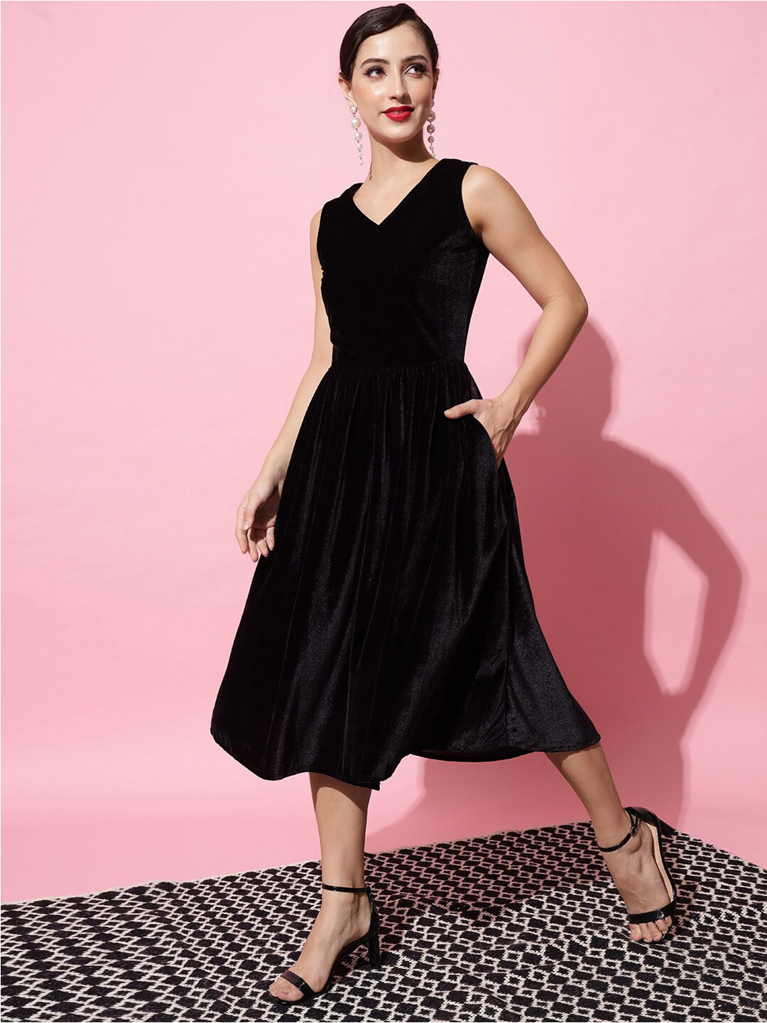 

VAARARO Fit and Flare Velvet Midi Dress, Black