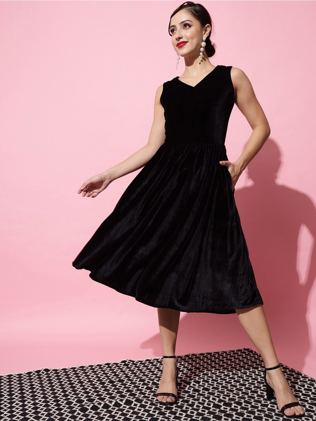 

VAARARO Fit and Flare Velvet Midi Dress, Black