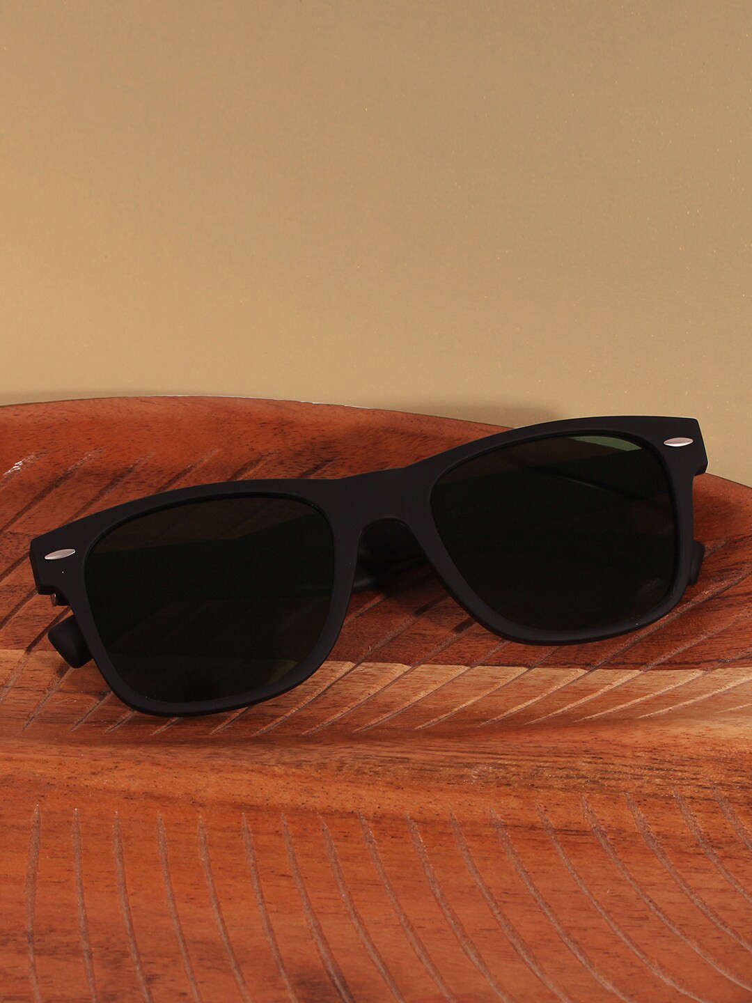 

QUIRKY Full Rim Wayfarer Sunglasses with Polarised and UV Protected Lens FZSG016, Green