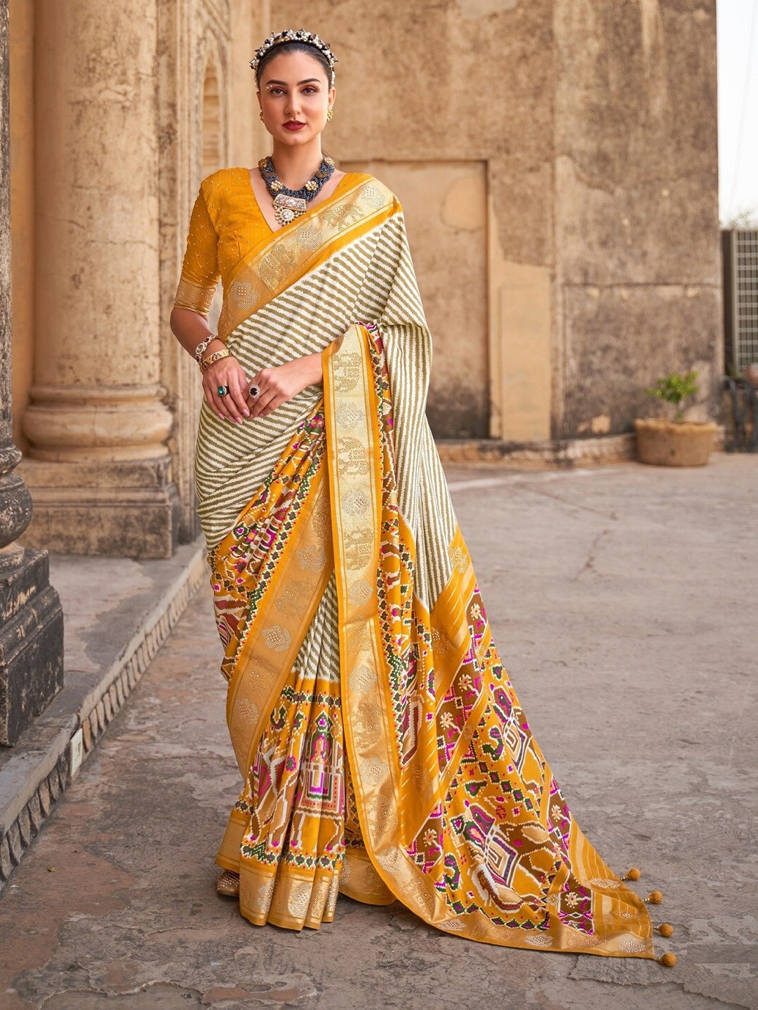 

Mitera Leheriya Printed Zari Pure Silk Patola Saree, Yellow