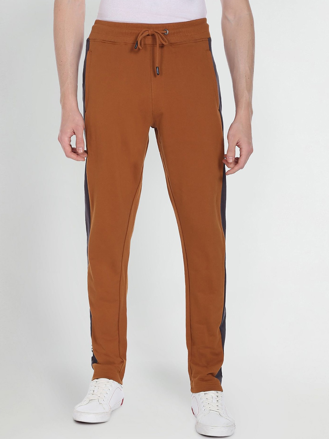 

U.S. Polo Assn. Denim Co. Men Colour-Blocked Straight-Fit Cotton Track Pants, Brown