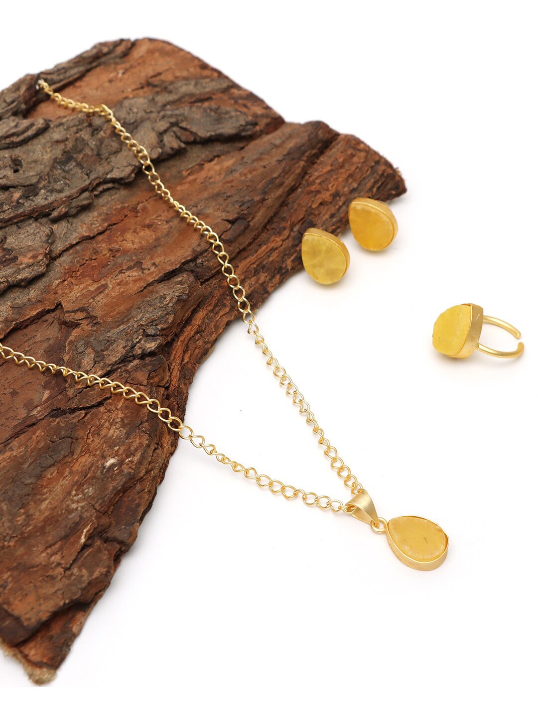 

Ozanoo Matt Golden Druzy Stone Pendant Set With Ring, Yellow