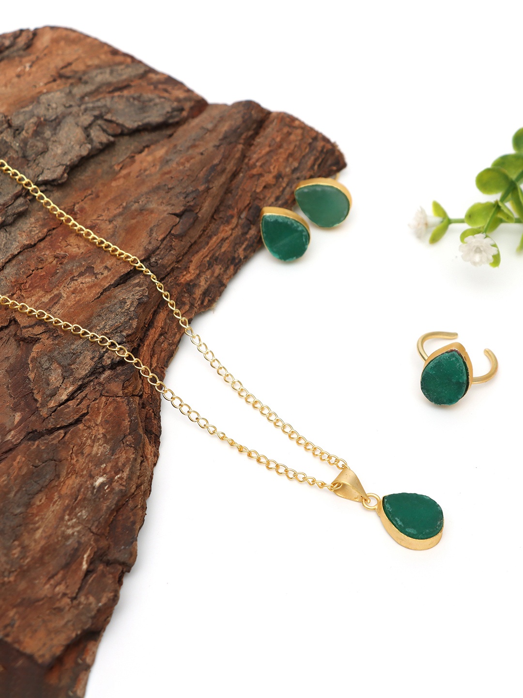 

Ozanoo Green Brass Gold-Plated Necklace with Earrings & Ring