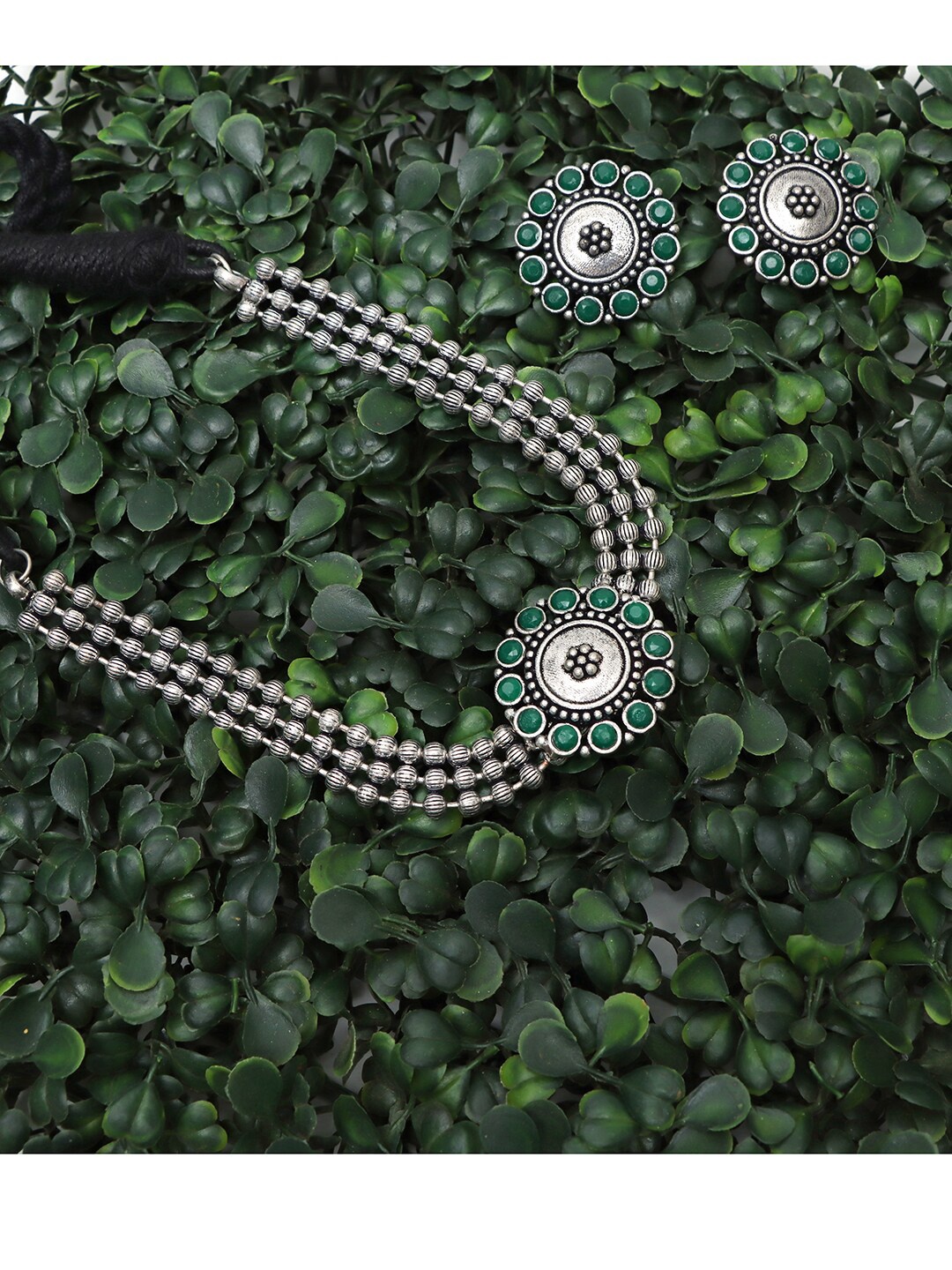

Ozanoo Brass Silver-Plated Oxidised Necklace & Earrings Set, Green