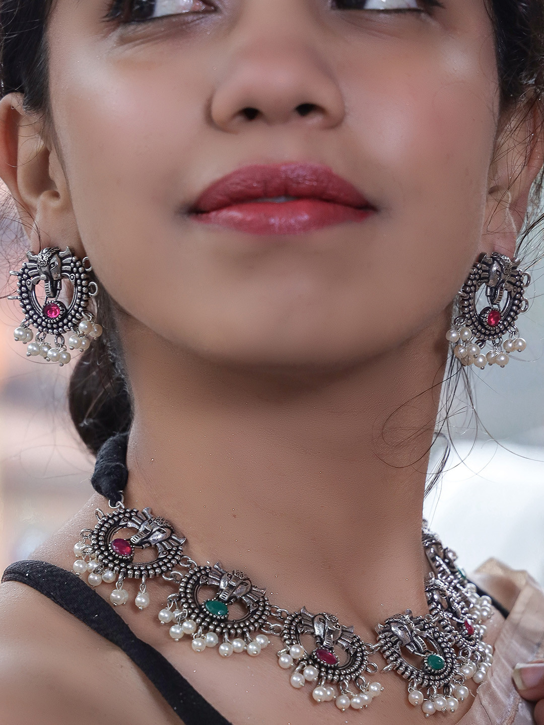 

Ozanoo Brass Silver-Plated Oxidised Necklace & Earrings Set, Red