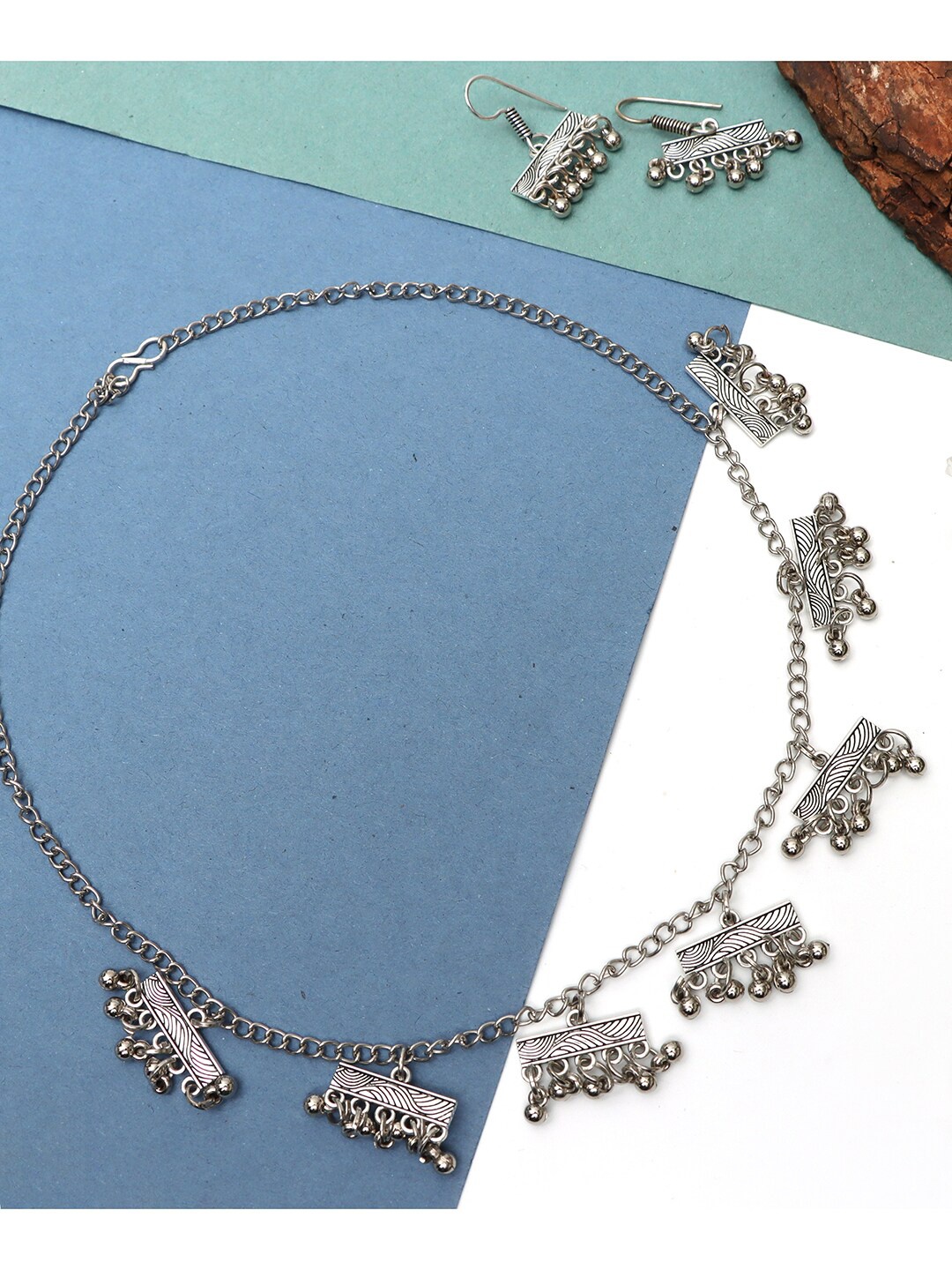 

Ozanoo Brass Silver-Plated Oxidised Necklace with Earrings