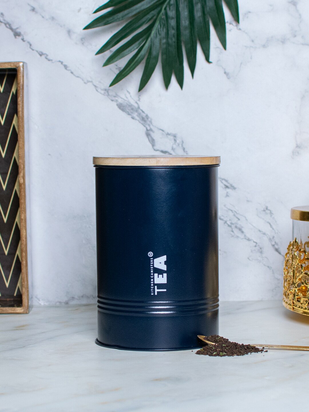 

StatueStudio Navy Blue Label Printed Food Storage Container With Wooden Lid 900 ml