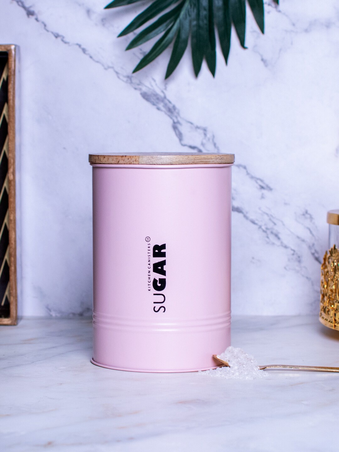 

StatueStudio Pink Label Printed Food Storage Container With Wooden Lid 900 ml