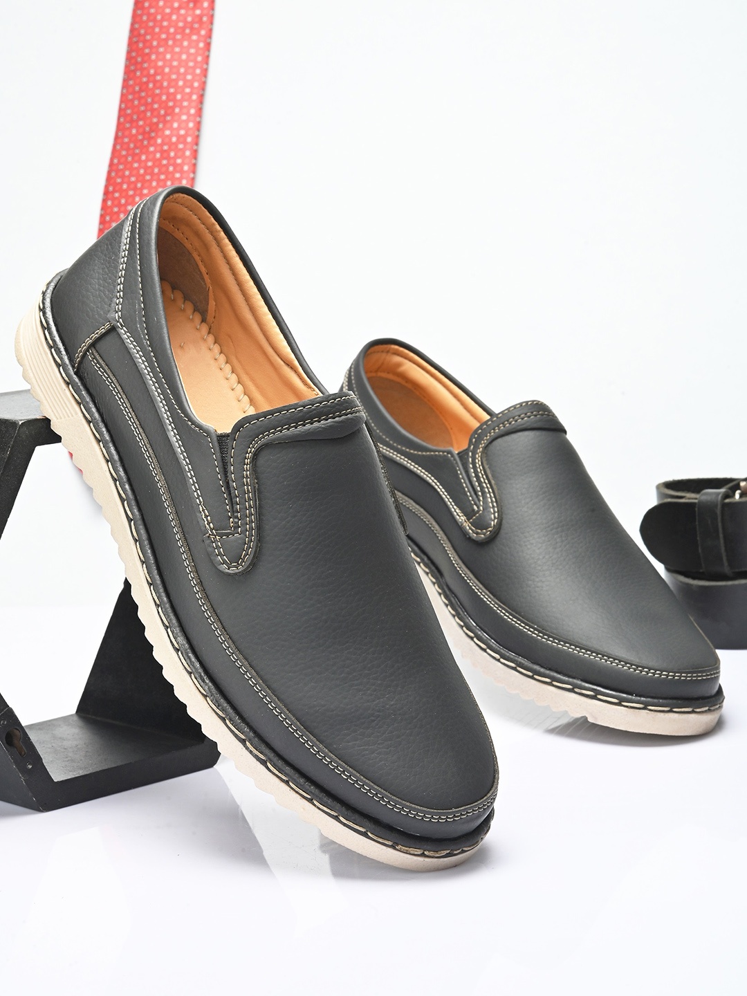 

San Frissco Men Lightweight Slip-On Sneakers, Black