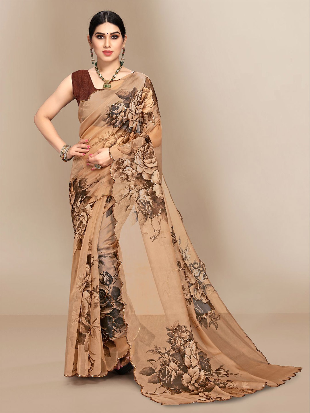 

VAIRAGEE Floral Printed Sequinned Saree, Brown