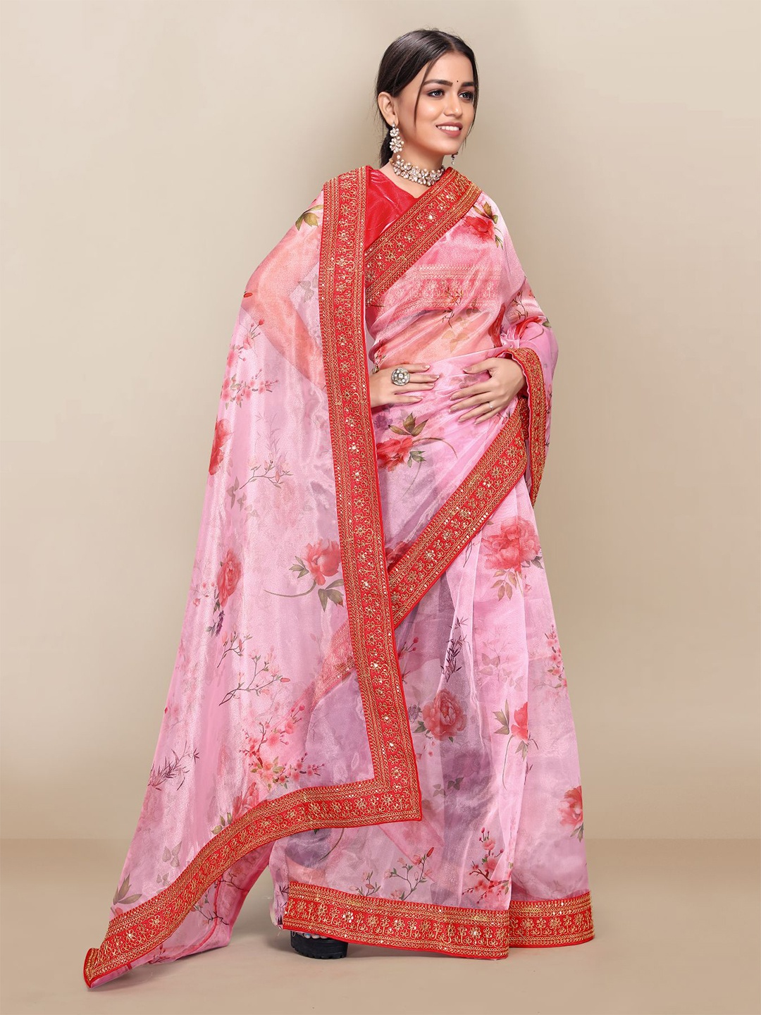 

VAIRAGEE Floral Printed Embroidered Saree, Pink