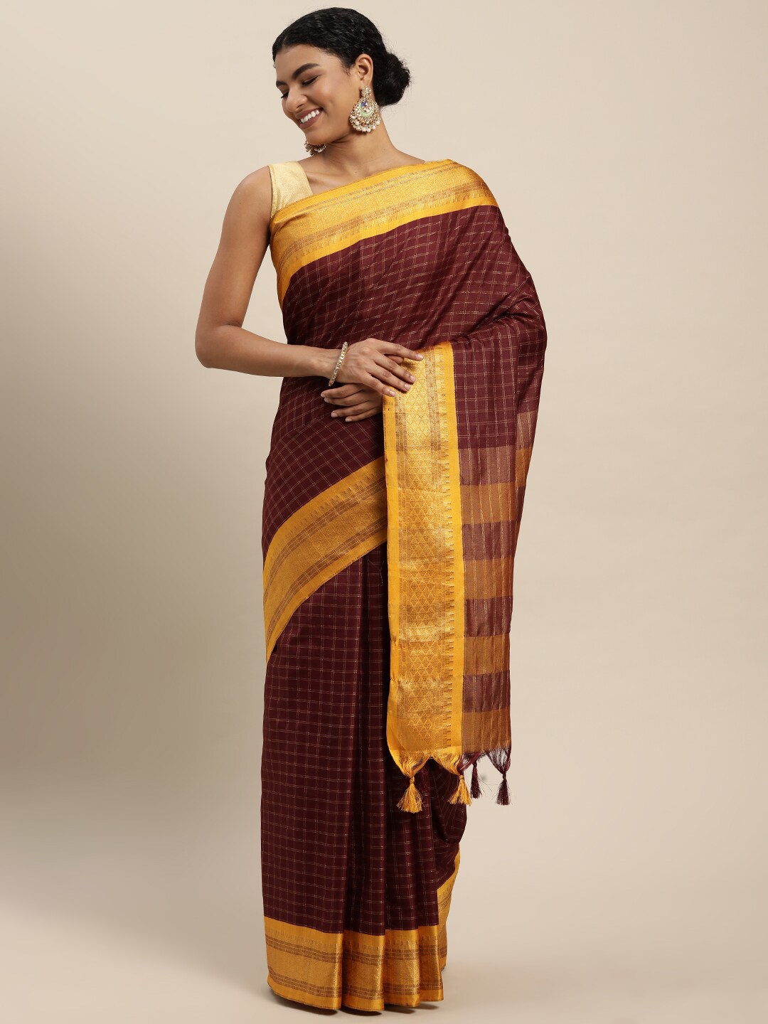 

VAIRAGEE Checked With Zari Border Saree, Brown