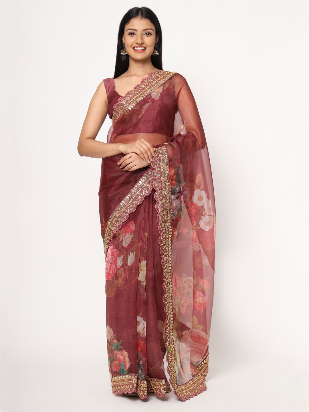 

VAIRAGEE Floral Embroidered Saree, Maroon