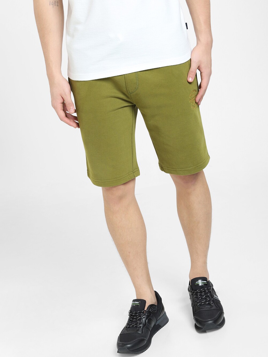 Jack & Jones Men Mid Rise Cotton Sports Shorts, Green