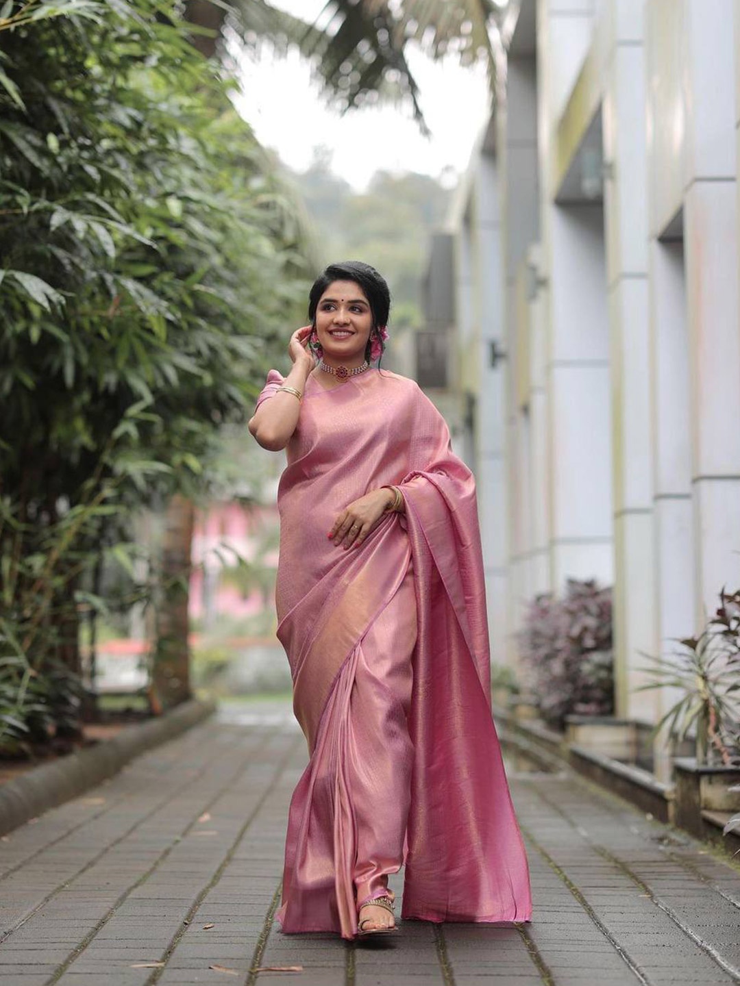 

BESUCHER Woven Design Zari Kanjeevaram Saree, Pink