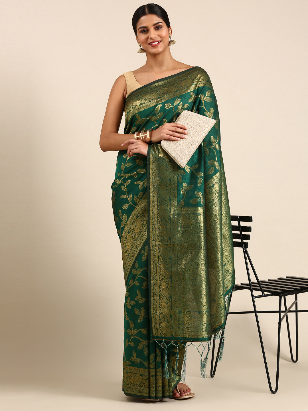 

SHARAA ETHNICA Floral Zari Pure Silk Kanjeevaram Saree, Green
