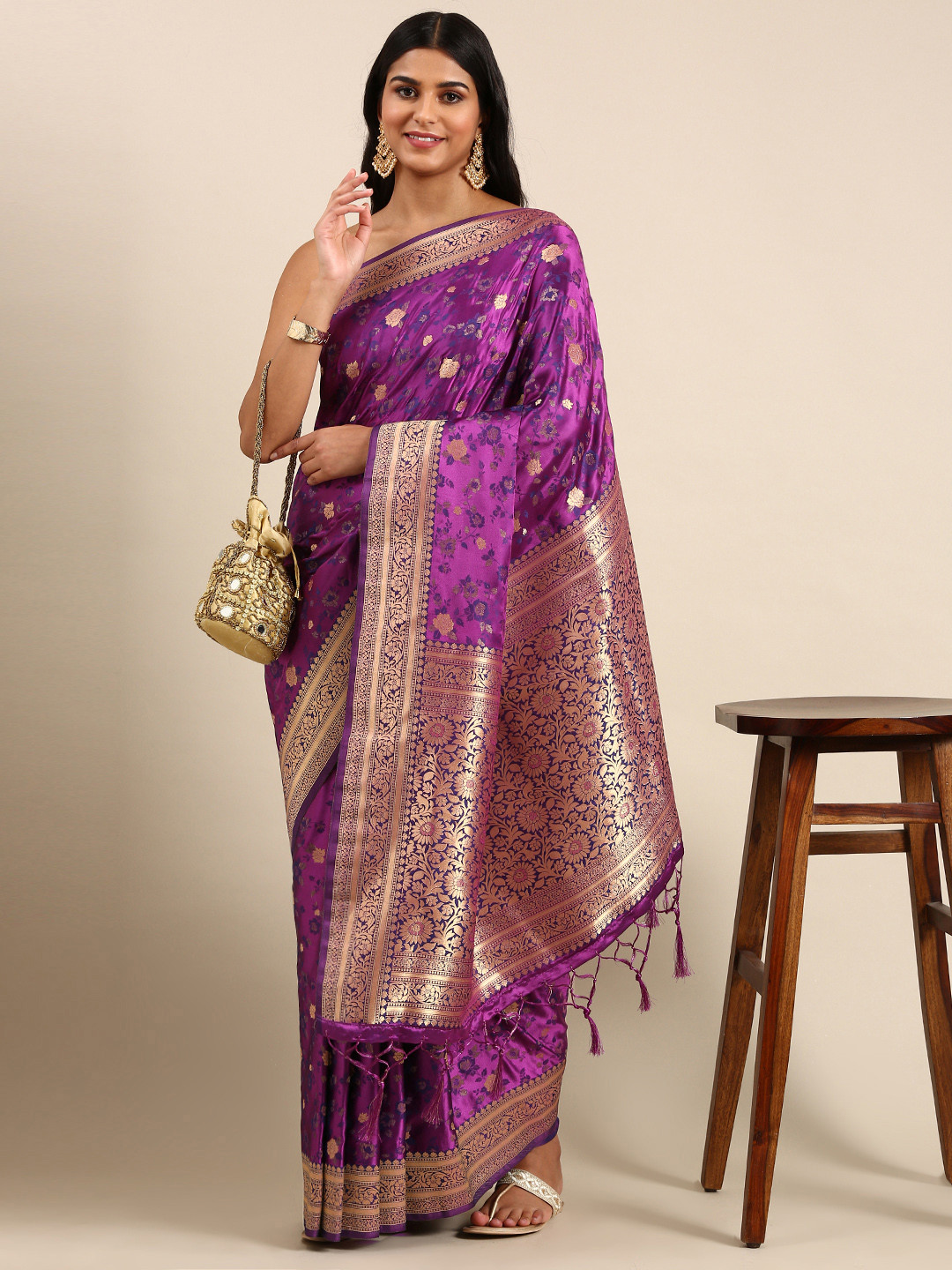 

SHARAA ETHNICA Floral Zari Pure Silk Kanjeevaram Saree, Purple