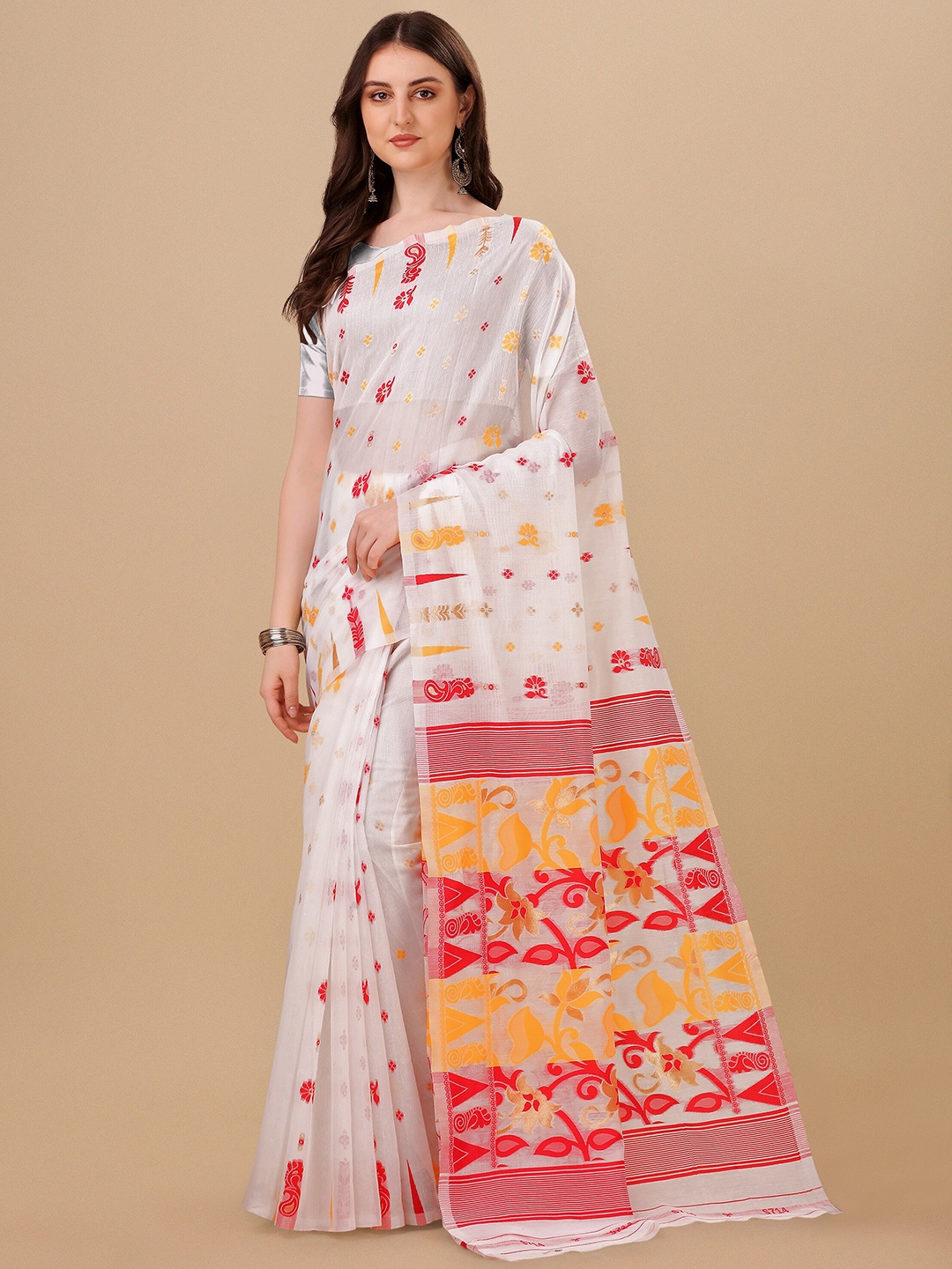 

TEREZA White & Red Ethnic Motifs Jamdani Saree