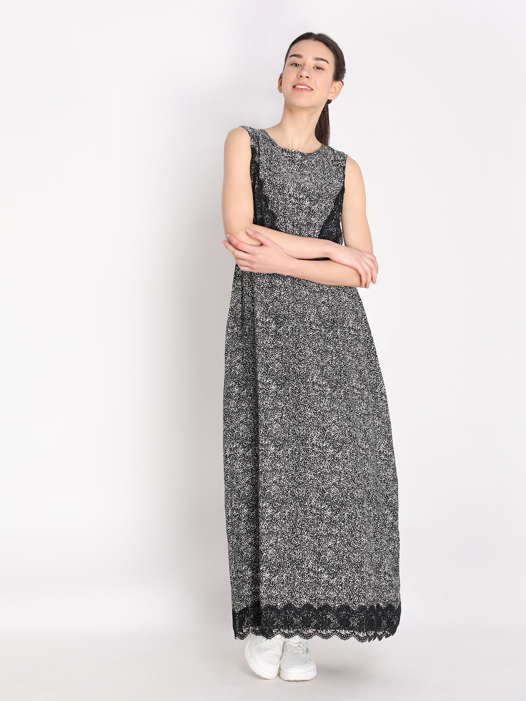 

HANG N HOLD Abstract Printed Lace inserts Maxi Dress, Black