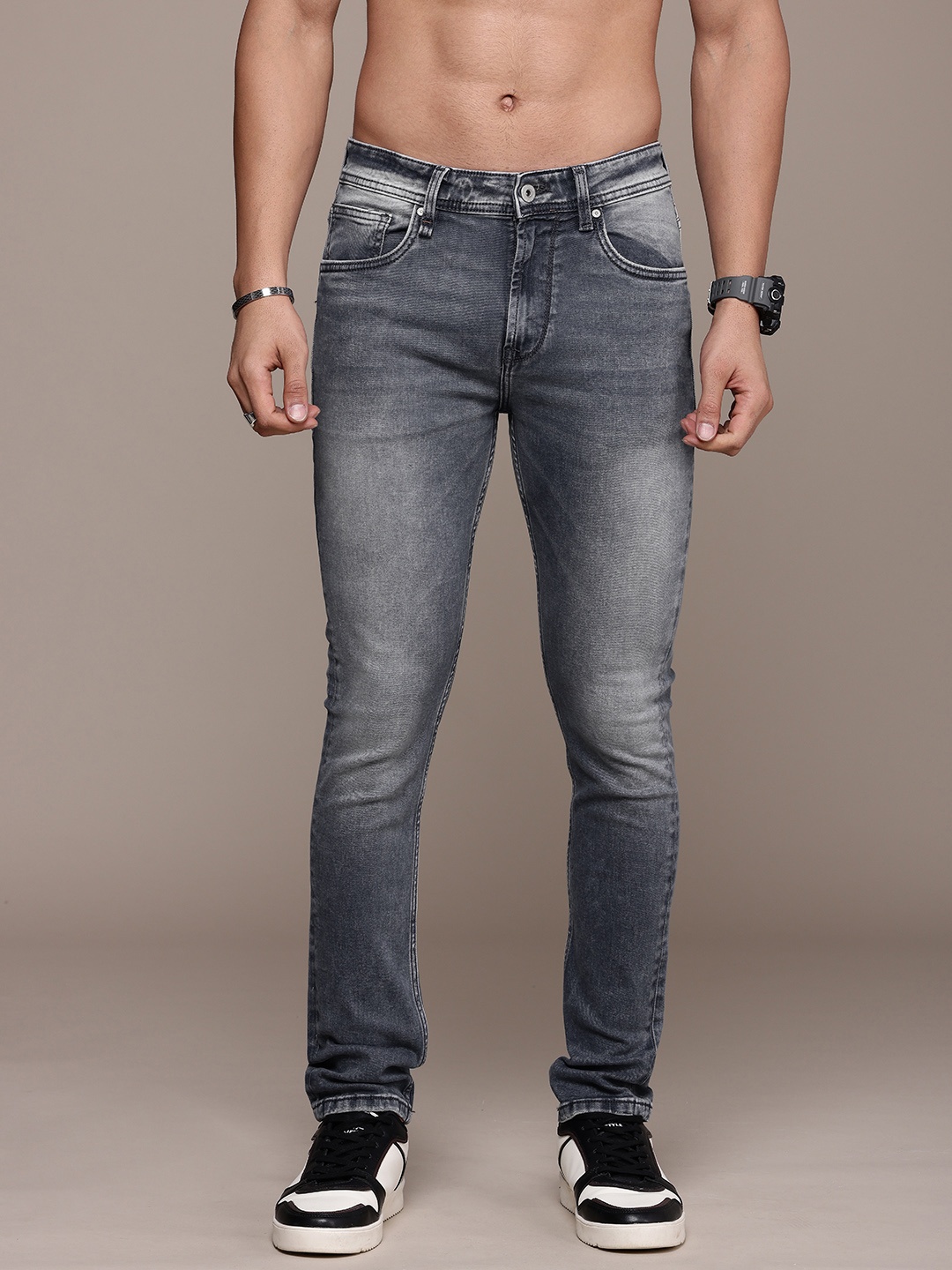 

The Roadster Life Co. Men Skinny Fit Heavy Fade Stretchable Jeans, Blue