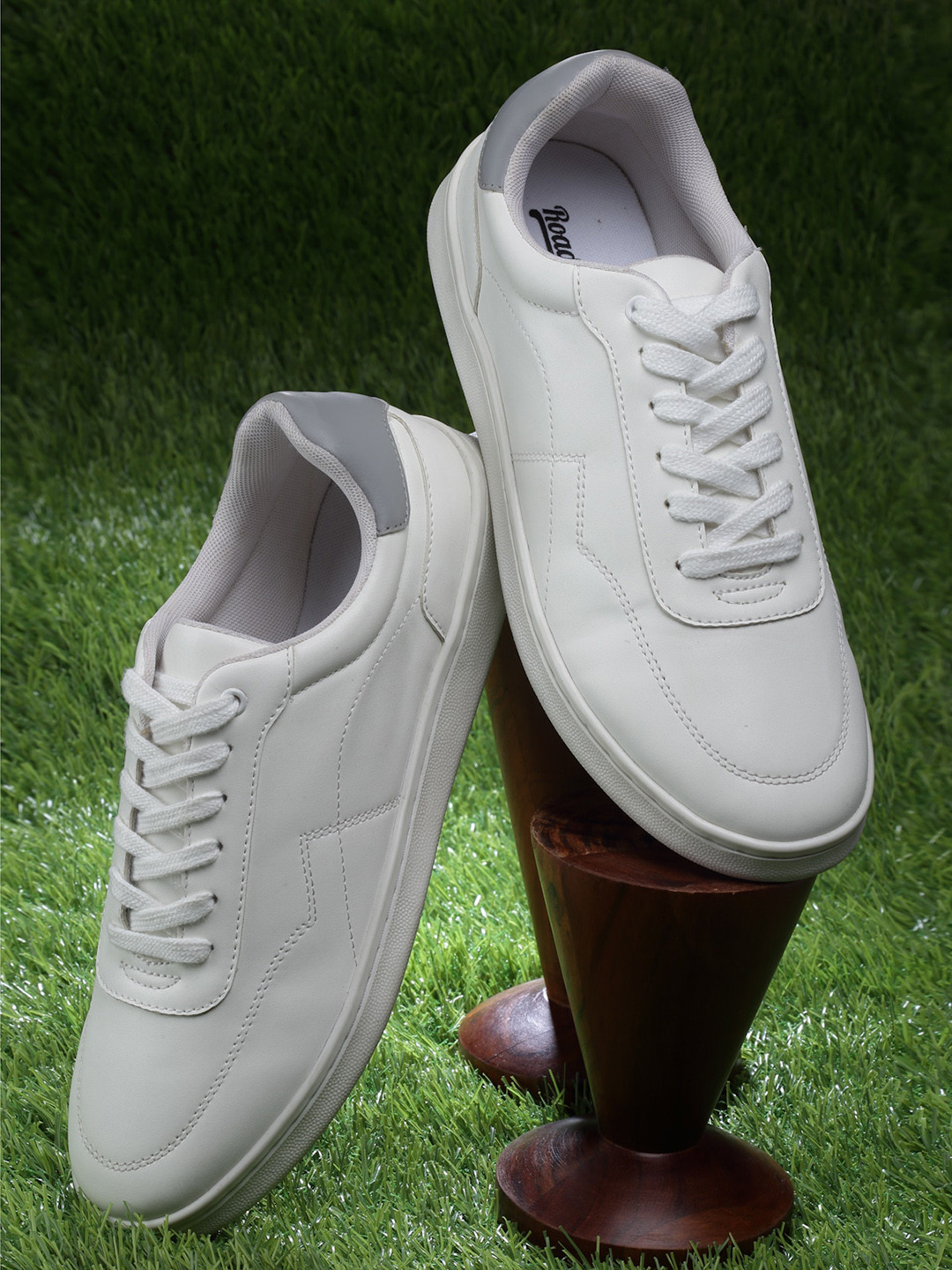 

The Roadster Co. Men Lace-Up Sneakers, White