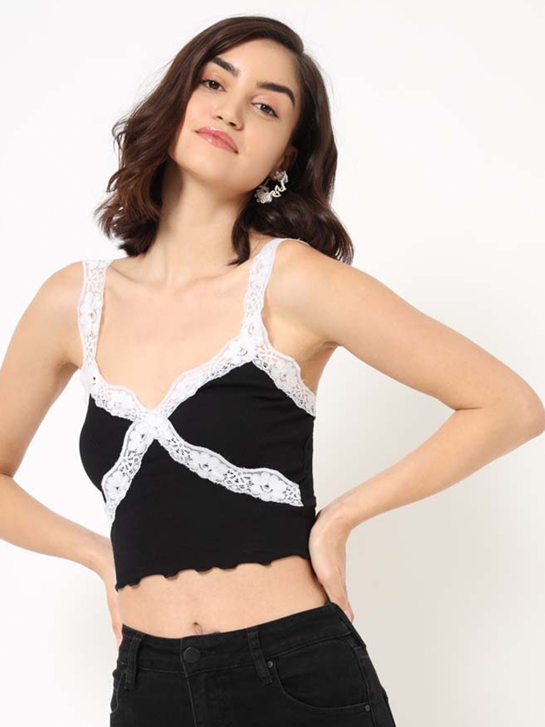 

IZF Bralette Shoulder Strap Lace-Up Crop Top, Black