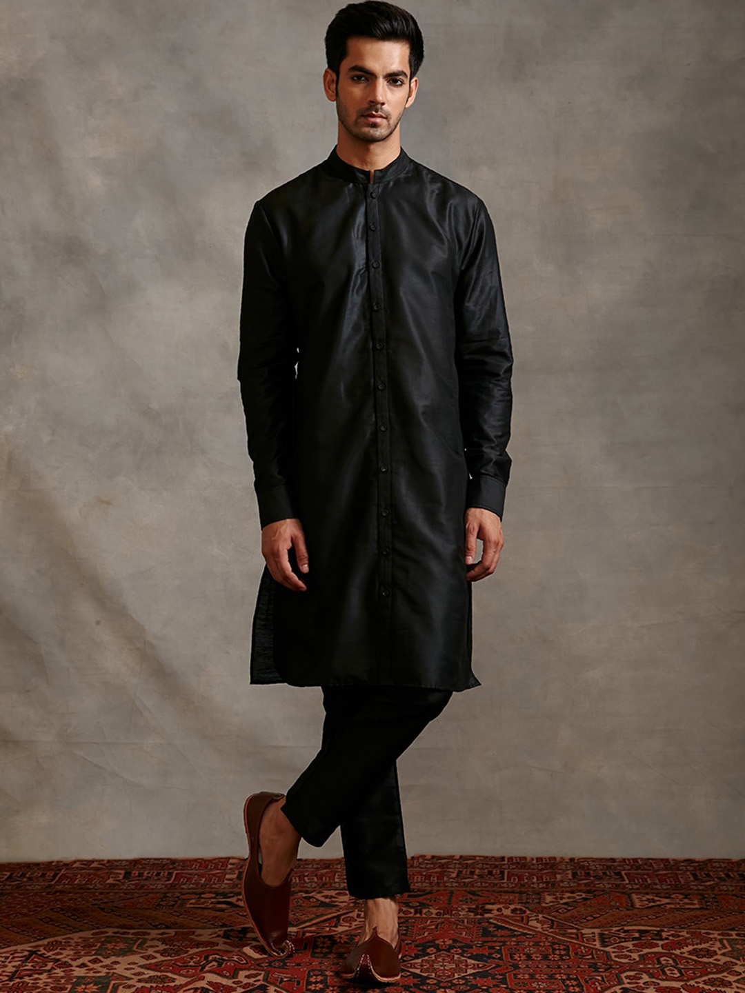 

Abhishti Men Mandarin Collar Kurta, Black