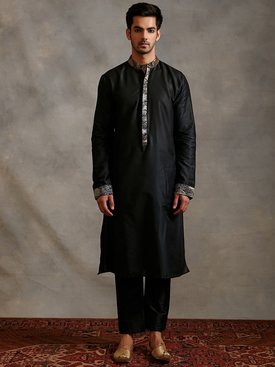 

Abhishti Men Pure Cotton A-Line Kurta, Black