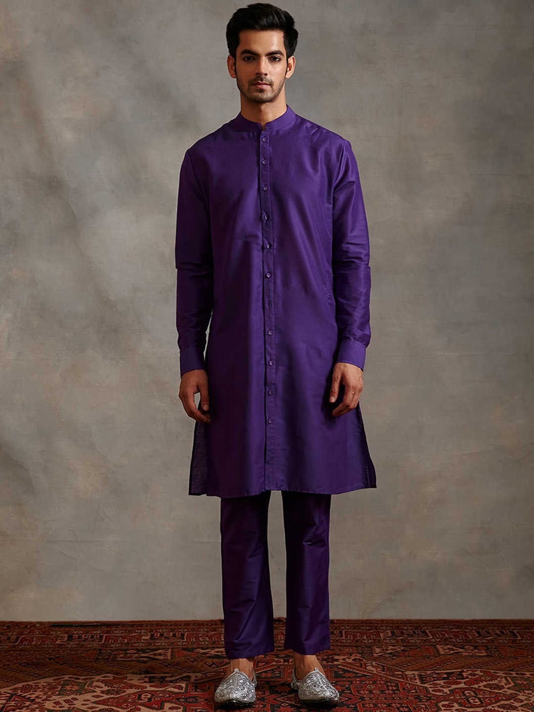

Abhishti Men Long Sleeves Mandarin Collar Kurta, Purple