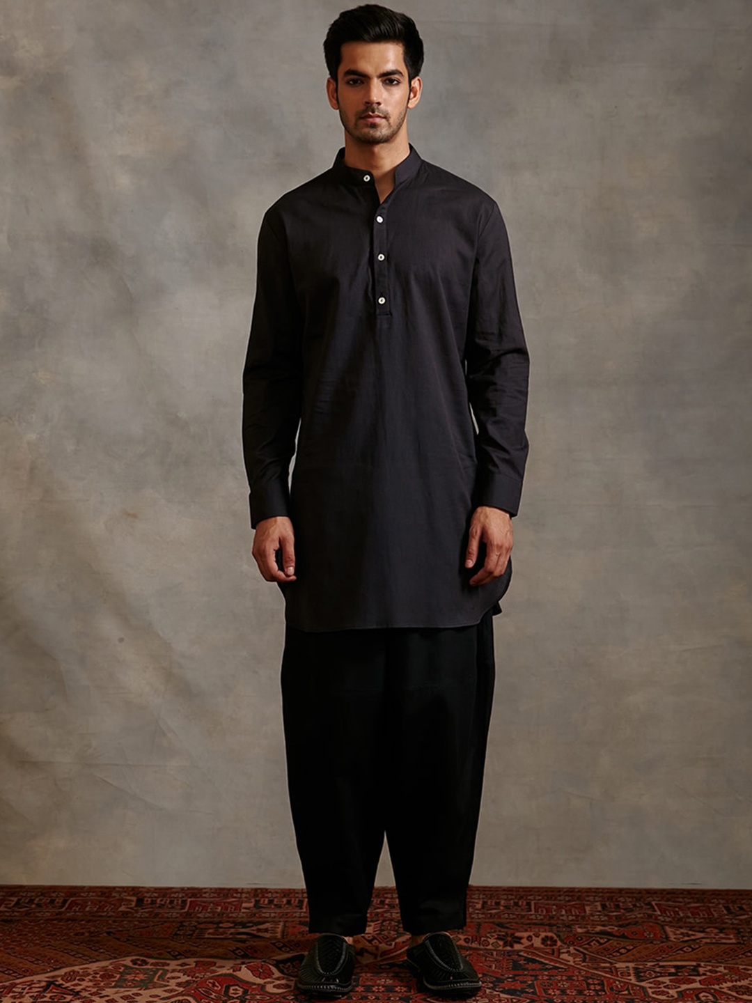 Abhishti Men Mandarin Collar Kurta, Black