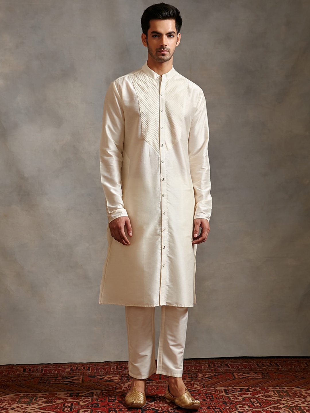 

Abhishti Men Cotton Mandarin Collar Straight Kurta, Off white