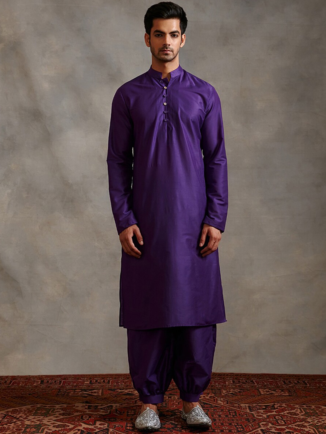 

Abhishti Men Mandarin Collar Cotton Straight Kurta, Purple