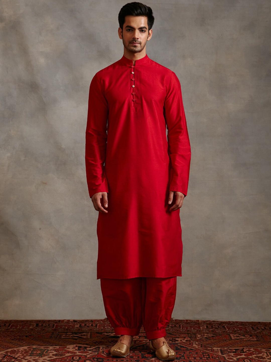 

Abhishti Men Mandarin Collar Cotton Straight Kurta, Red
