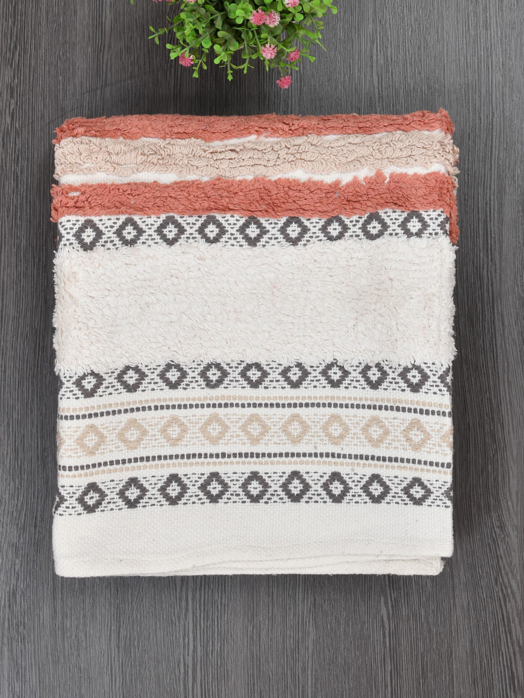 

Gulaab Jaipur Cream & Grey Self-Design Cotton Throws