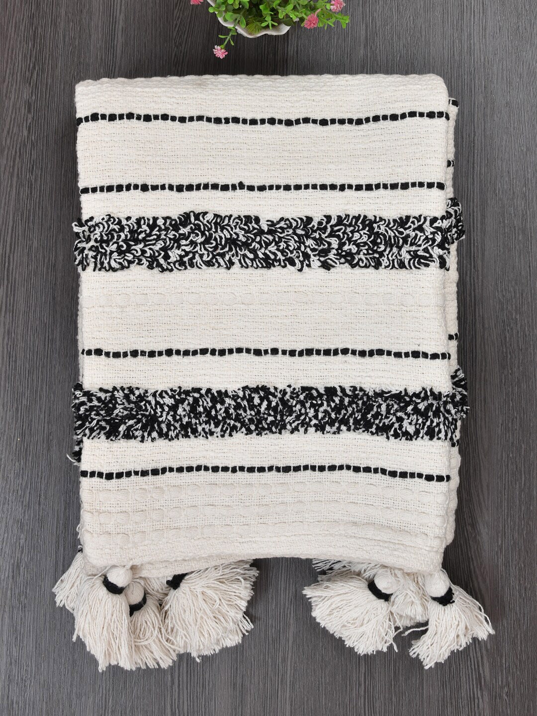 

Gulaab Jaipur White & Black Self-Design Cotton Throws