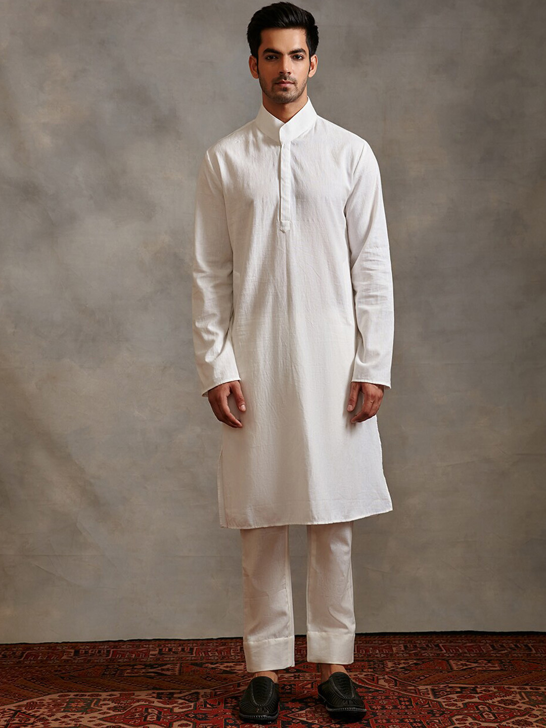 

Abhishti Men Mandarin Collar Kurta with Pyjamas, White