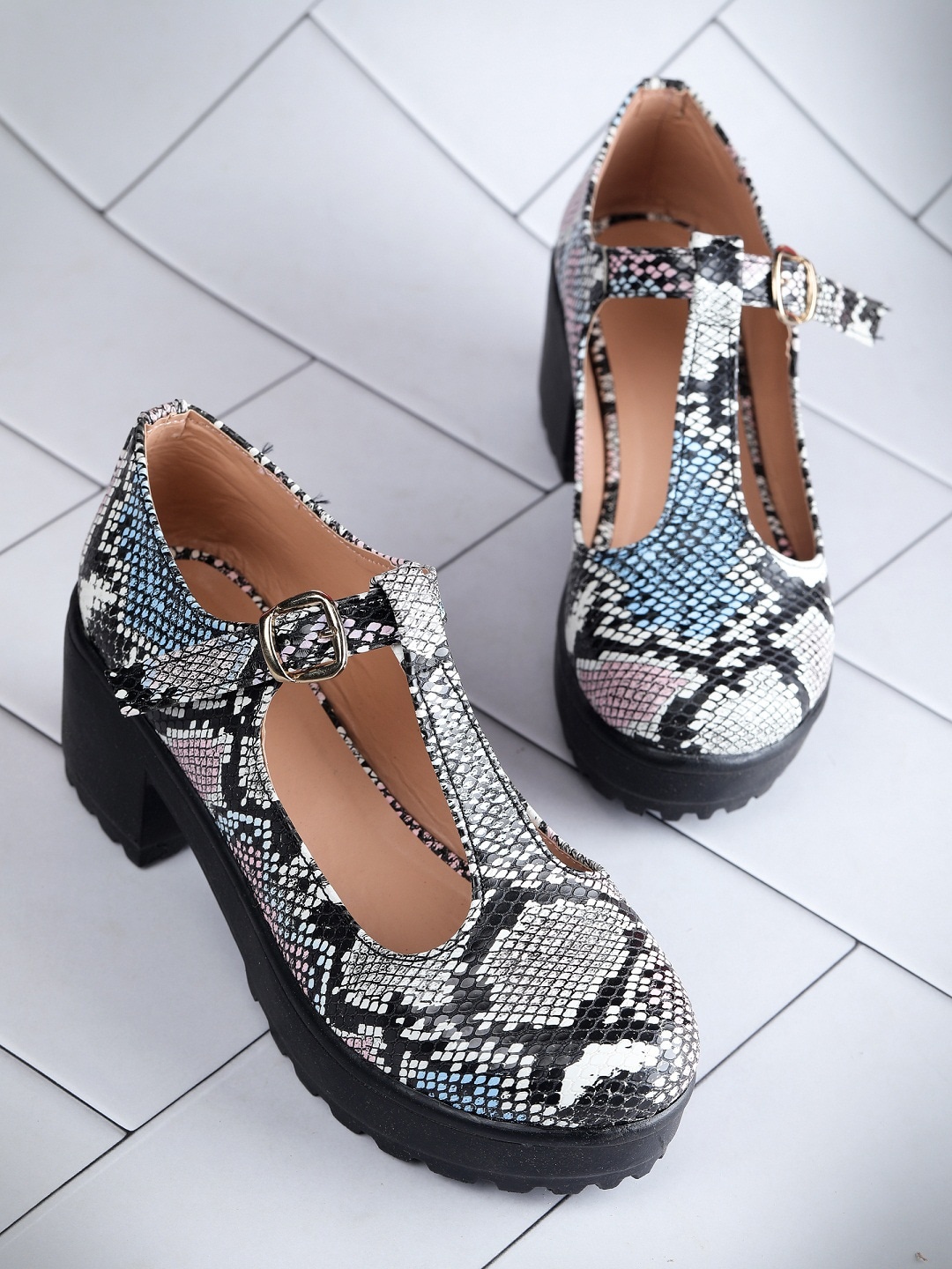 

Moonwalk Women Printed Block Heels, Black