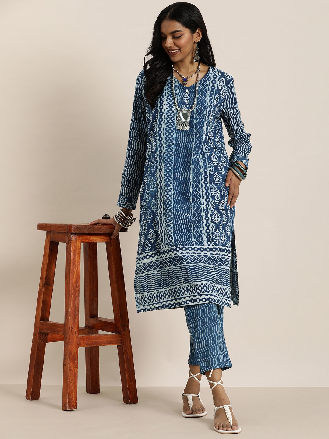

Taavi Women Indigo Ethnic Motifs Printed Pure Cotton Kurta with Trousers, Blue