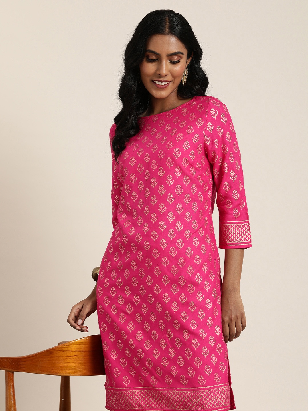 

Taavi Women Festive Floral Printed Floral Kurta, Pink
