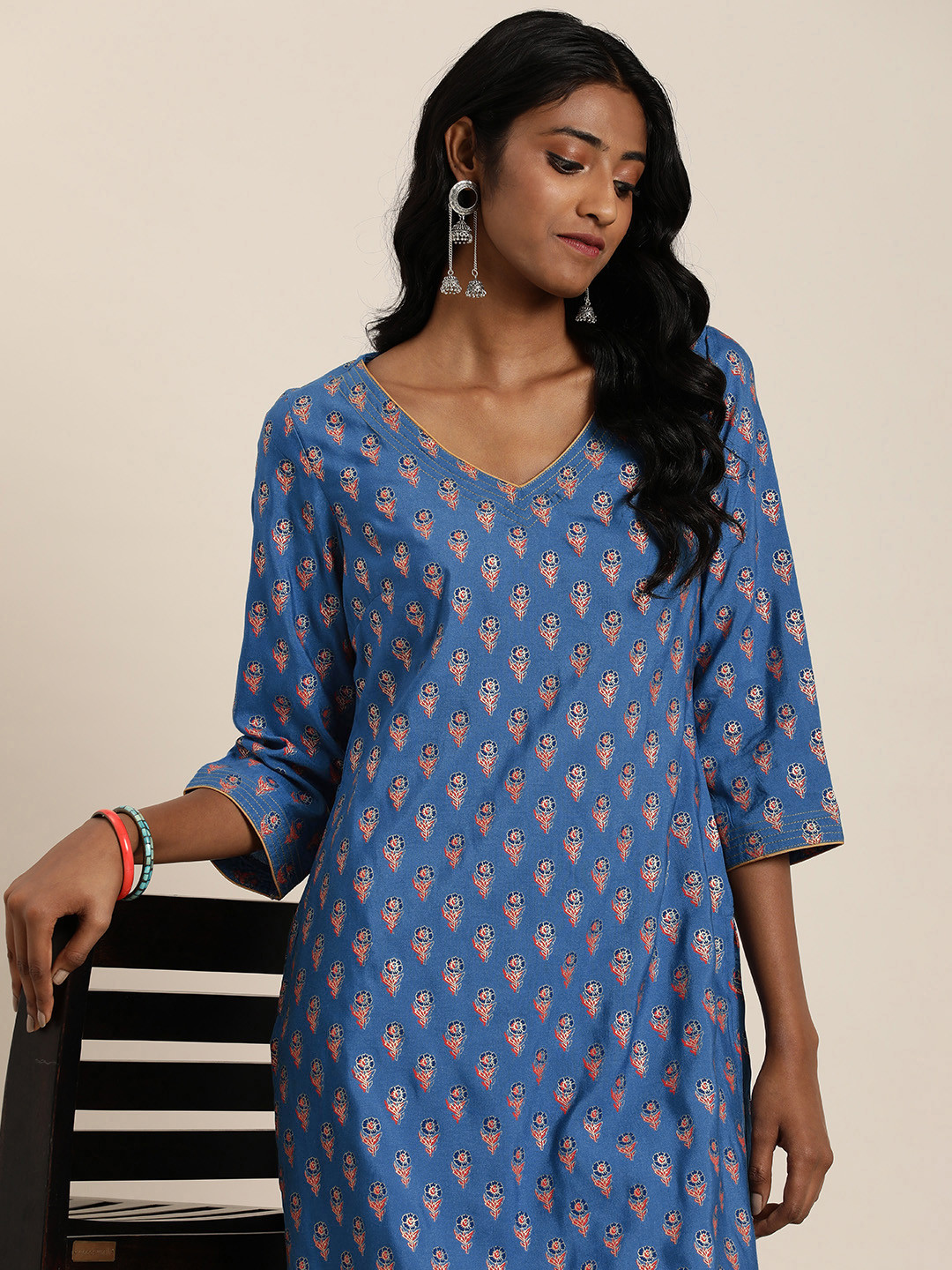 

Taavi Women Festive Floral Printed Floral Kurta, Blue