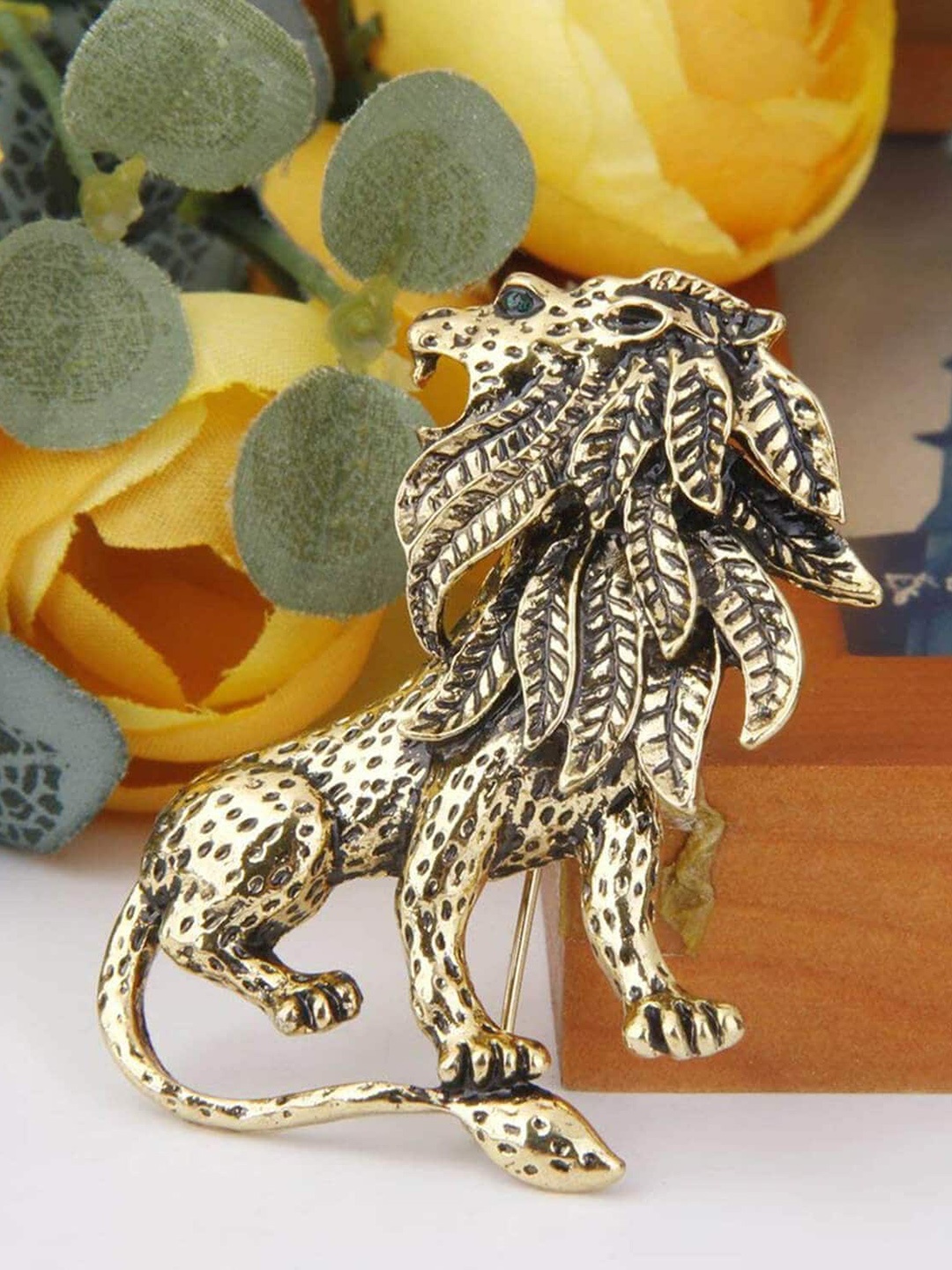 

Mahi Men Antique Lion Brooch Pin, Green