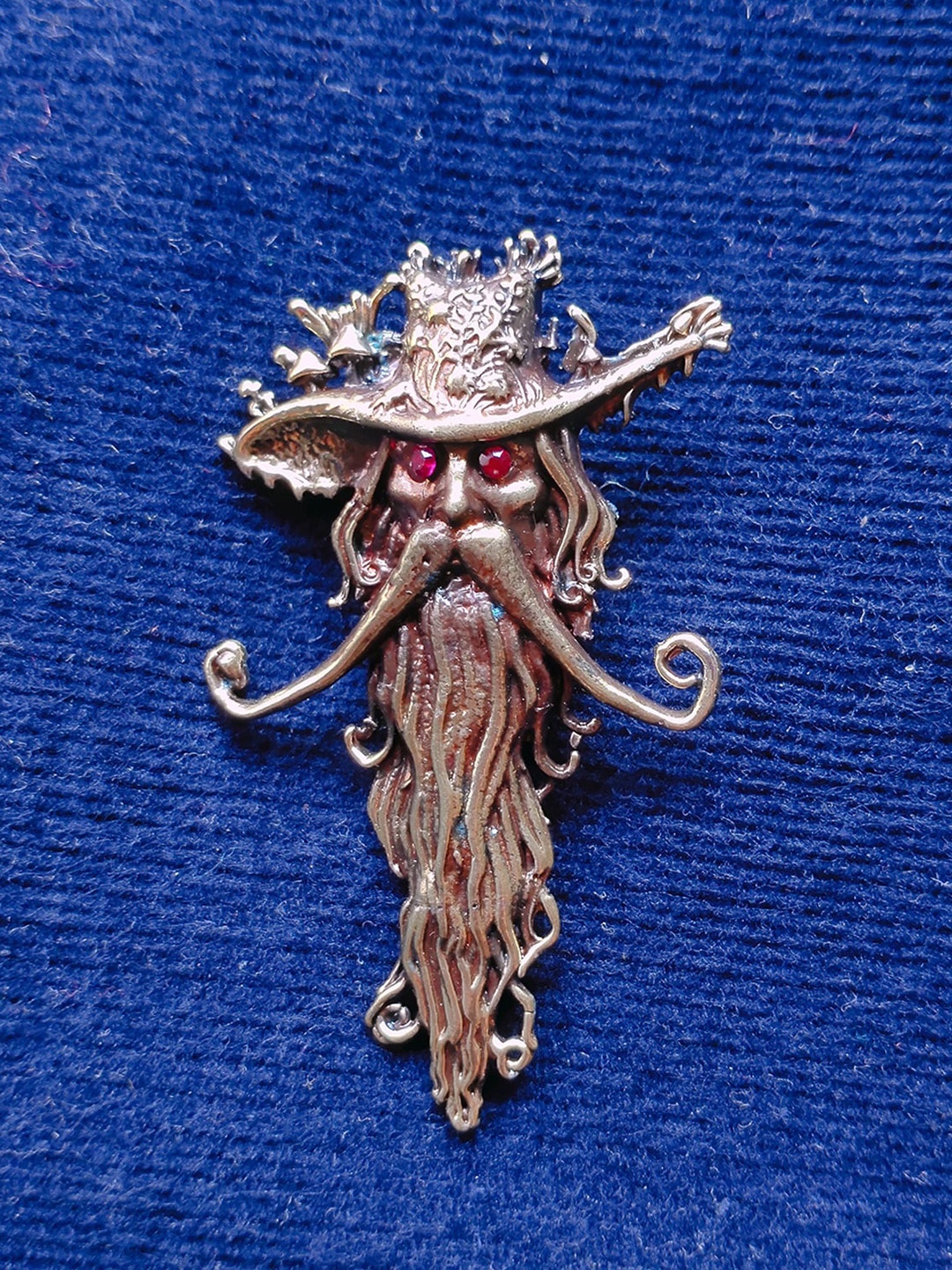 

Mahi Men Alloy Wizard-Charm Brooch, Pink