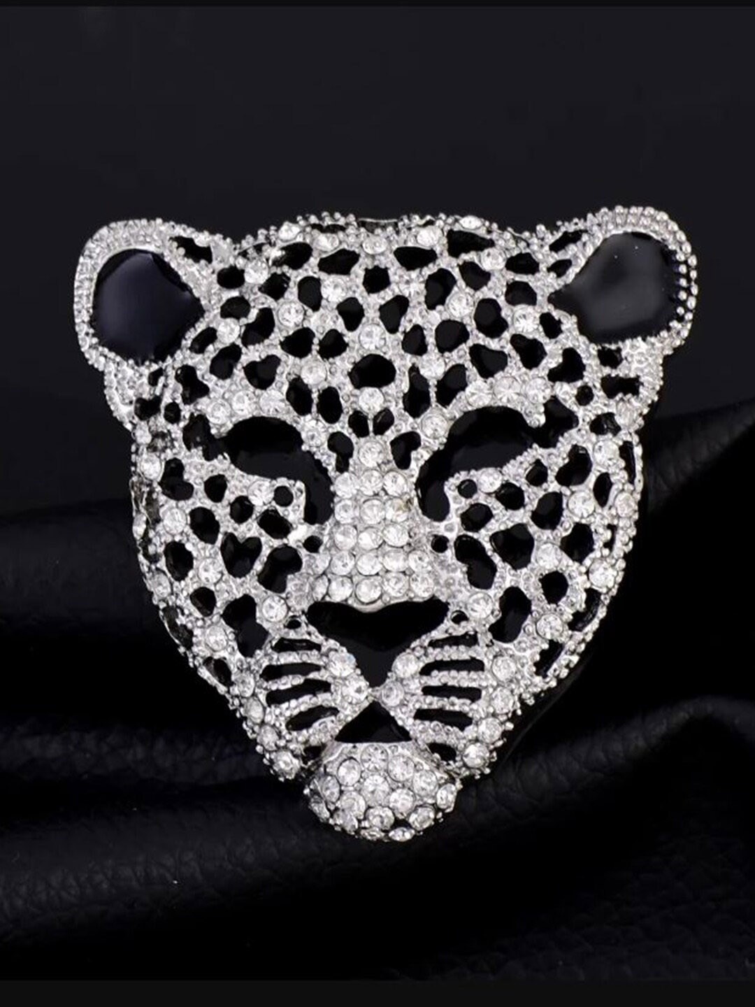 

Mahi Men Stone-Studded Alloy Lion- Charm Lapel Pin, White