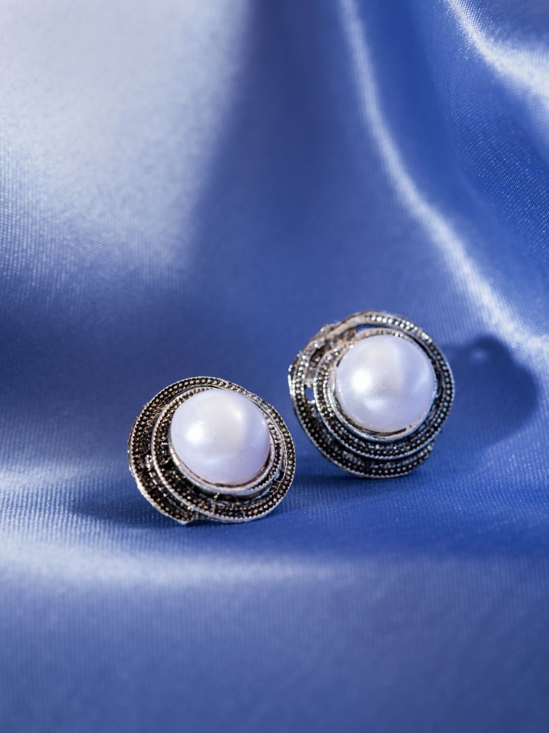 

Priyaasi Silver-Plated Contemporary Studs Earrings, White